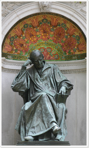 Hahnemann-Denkmal am Scott Circle in Washington D.C., USA